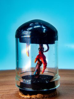 Glass Series Part 4: This feels like the sort of art I was looking to produce with this series. The story it tells is compelling with the human hand reaching through the void and the alien reaching back. The difference between the two spaces and constraint of the glass jar. I am very happy with the results and I think it’s possible that I could return to this series in the future, but for now it’s time to move on to other ideas. #miniaturepainting #diorama #eldtrich #thewarp #warhammer