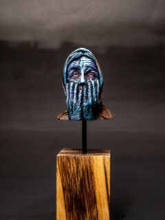 Unspeakable Horror - the bust is from @abyssoul_fp titled Nonna Isabella. I really wanted to experiment with wild color contrast and that look of terror. Great model and the wood is from @jakobjanssenstudios as usual. They do such fine work. #miniaturepainting #eldritchhorror #horror #scared